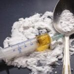 Oria, pistola, munizioni e oltre mezzo chilo di eroina in casa: arrestato Droga