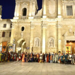 Grande successo per la quinta Rassegna dei Cortei Storici delle Pro Loco di Puglia tenutasi a Brindisi. Presente anche la Pro Loco di Oria con il Corteo Storico di Federico II 394778578 7304969136197839 7982012360440398095 n1
