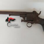 Passeggia nel centro storico con una pistola nel marsupio, privo del titolo di polizia che lo autorizza al porto dell’arma. Arrestato WhatsApp Image 2023 11 16 at 14.02.02