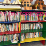 Oria: L’associazione S.I.N.G. dona l’intera biblioteca dell’Oratorio ai bambini della scuola elementare De Amicis 2