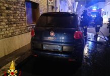 Oria, auto in fiamme nella notte: intervengono i vigili del fuoco di Francavilla WhatsApp Image 2025 08 17 at 12.16.31